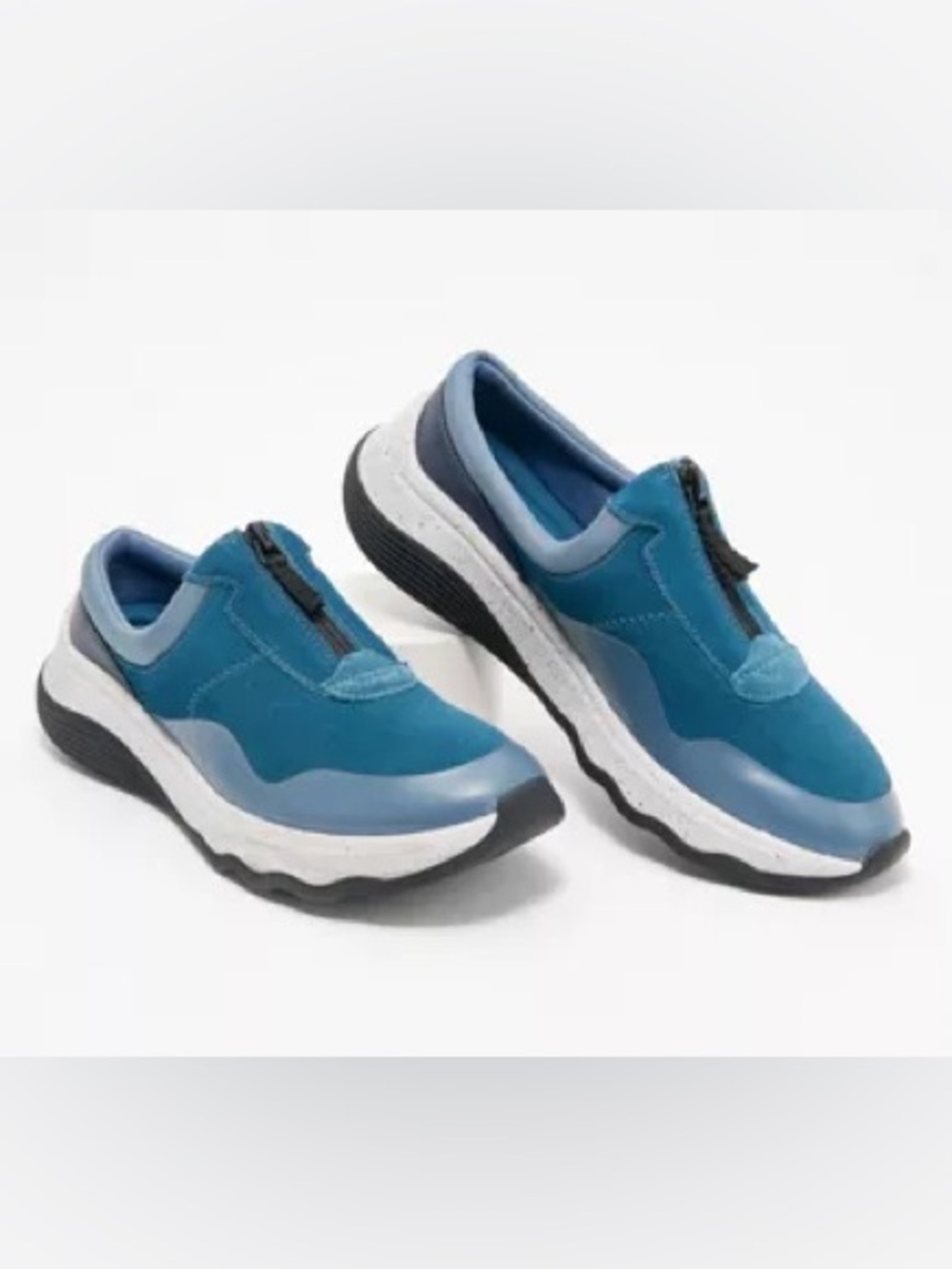 Clarks Jaunt Way Casual Slipon Sneaker Shoes in Blue Suede, size 8W